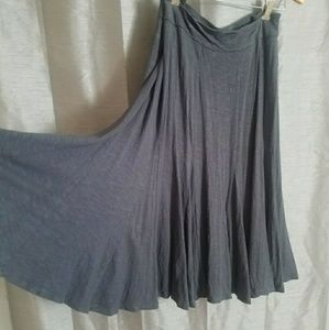 Gorgeous Flowy grey skirt